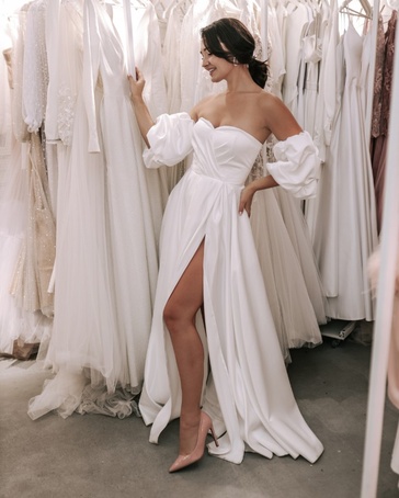 Свадебное платье в пол из плотного атласа, рукава-буфы - Yes Dress